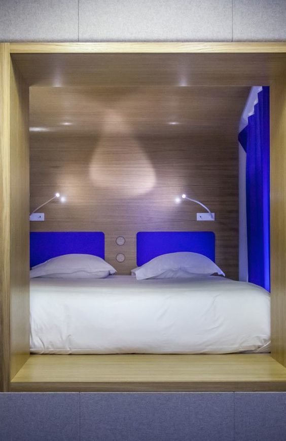 Фотография: Спальня в стиле Хай-тек, Декор интерьера, Париж, Жан Луи Денио, Ора Ито – фото на INMYROOM