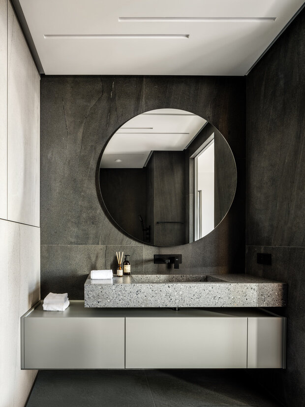 Фотография: Ванная в стиле Лофт, Современный, Минимализм, Квартира, Проект дня, Монолитный дом, 2 комнаты, 60-90 метров, ЖК «Spires», Карен Карапетян, Анна Прохорова – фото на INMYROOM