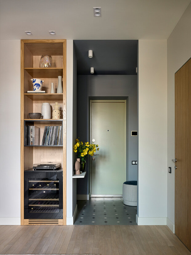 Фотография: Прихожая в стиле Современный, Эклектика, Квартира, Проект дня, Москва, Фрунзенская набережная, Сталинка, 3 комнаты, 60-90 метров, Анна Громова – фото на INMYROOM