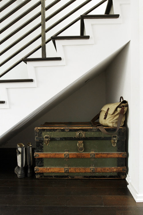 Фотография: Декор в стиле Лофт, Скандинавский, Гардеробная, Стиль жизни, Советы, Шкаф, Полки – фото на INMYROOM