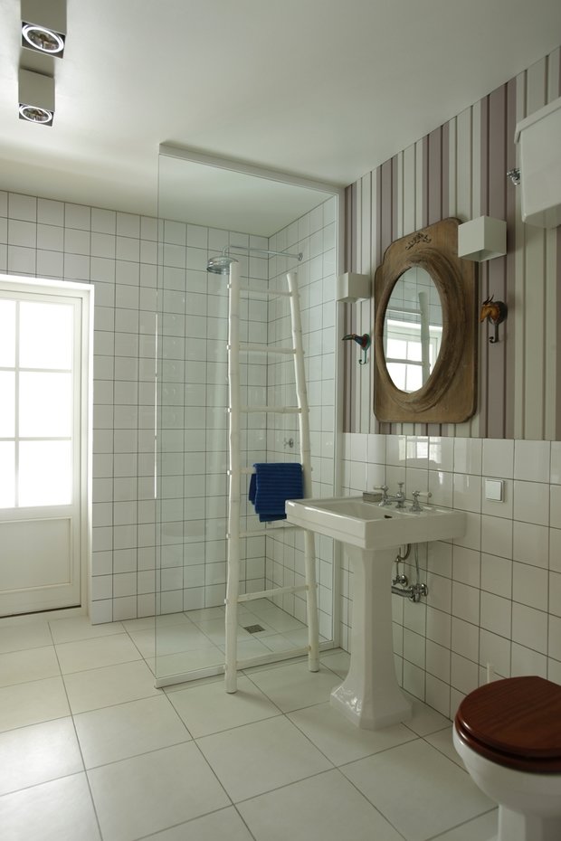 Фотография: Ванная в стиле Прованс и Кантри, Классический, Интерьер комнат, Цвет в интерьере, Белый, Проект недели – фото на INMYROOM