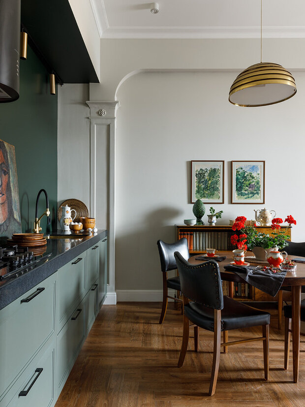 Фотография: Кухня и столовая в стиле Эклектика, Винтажный, Квартира, Проект дня, Санкт-Петербург, Кирпичный дом, 4 и больше, Бохо, Анна Король – фото на INMYROOM