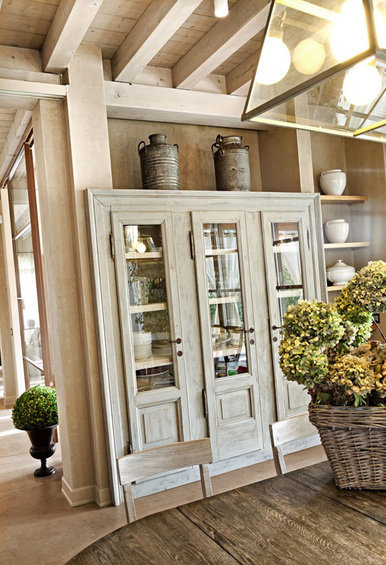 Фотография: Кухня и столовая в стиле Прованс и Кантри, Дом, Дома и квартиры, Прованс, Стены, Балки – фото на INMYROOM