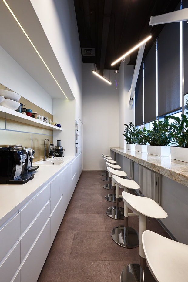 Фото из портфолио Геометрия пространства для офиса – фотографии дизайна интерьеров на INMYROOM