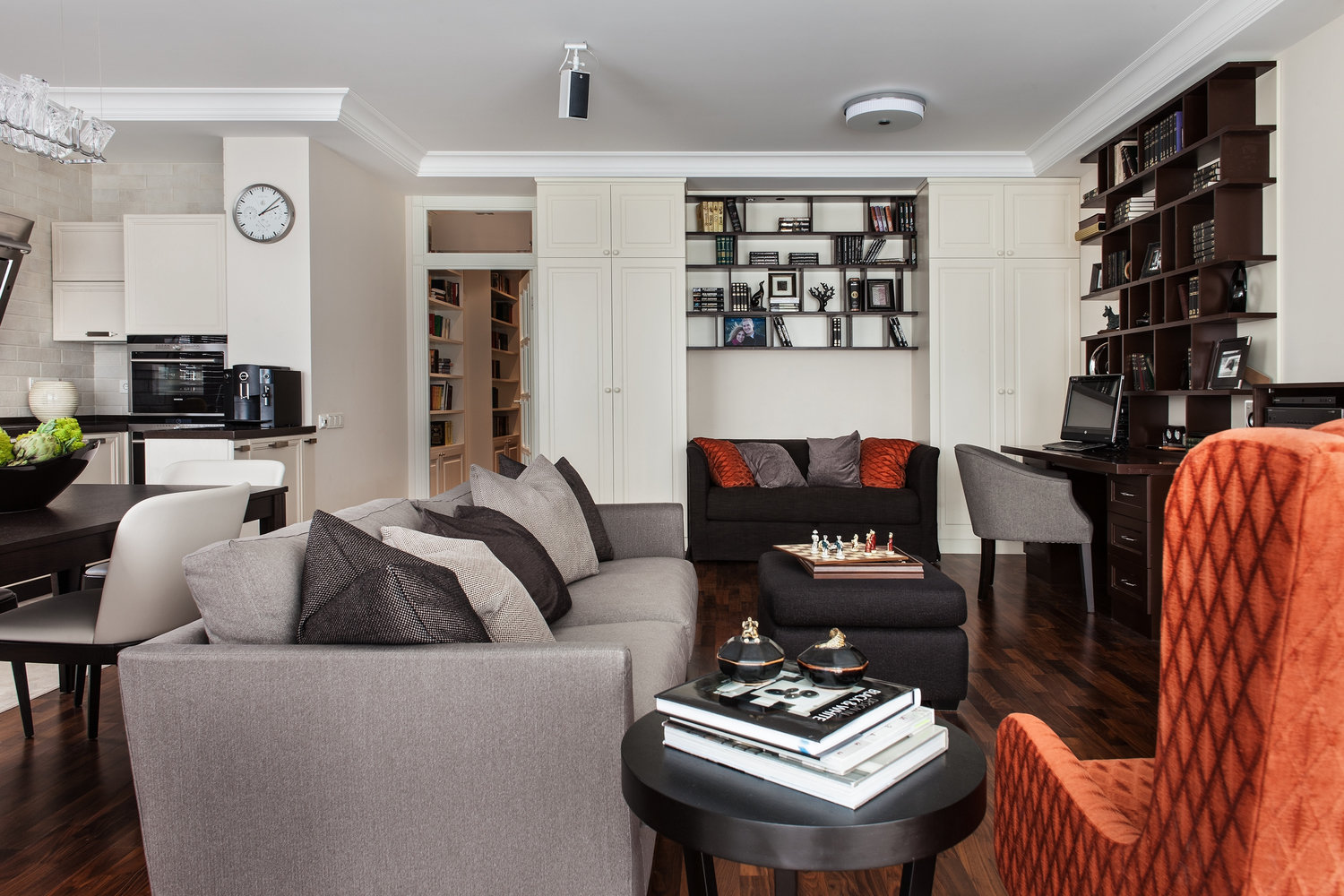 Фотография: Гостиная в стиле Современный, Квартира, Hudson Valley, Vistosi, Дома и квартиры, Проект недели, Porada – фото на INMYROOM Фотография: Гостиная в стиле Современный, Квартира, Hudson Valley, Vistosi, Дома и квартиры, Проект недели, Porada – фото на INMYROOM