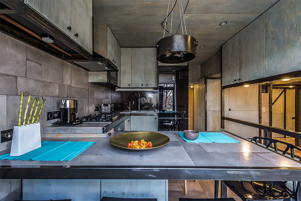 Фотография: Кухня и столовая в стиле Современный, Хай-тек, Интерьер комнат, Переделка, Индустриальный – фото на INMYROOM