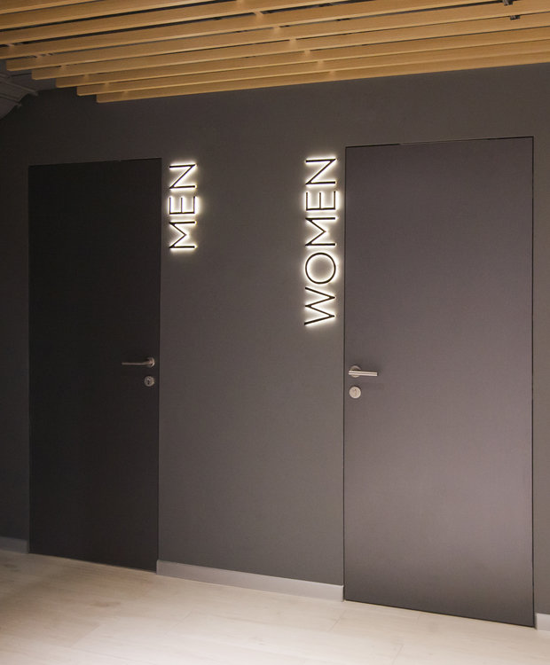 Фото из портфолио Скрытые двери INVISIBLE с подсветкой – фотографии дизайна интерьеров на INMYROOM