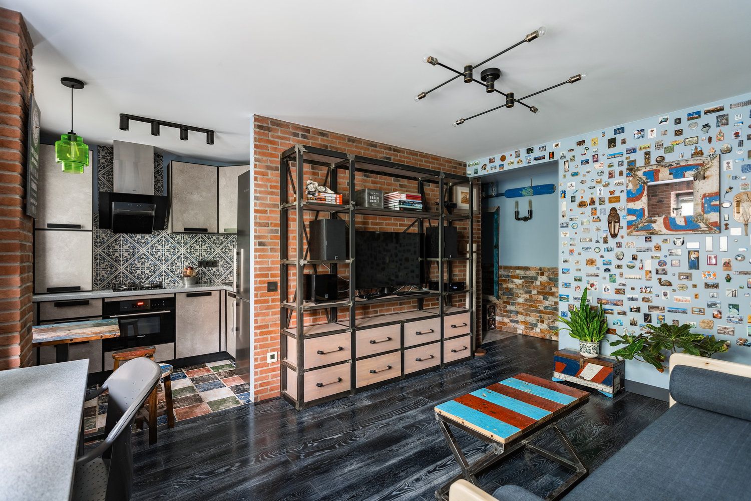 Фотография: Гостиная в стиле Лофт, Эклектика, Малогабаритная квартира, Квартира, Проект недели, Москва, 2 комнаты, 40-60 метров, Елена Дадиани – фото на INMYROOM Фотография: Гостиная в стиле Лофт, Эклектика, Малогабаритная квартира, Квартира, Проект недели, Москва, 2 комнаты, 40-60 метров, Елена Дадиани – фото на INMYROOM