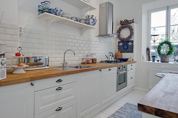 Фотография: Кухня и столовая в стиле Скандинавский, Малогабаритная квартира, Квартира, Швеция, Франция, Дома и квартиры – фото на INMYROOM