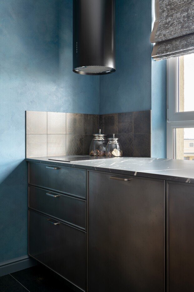 Фотография: Кухня и столовая в стиле Современный, Эклектика, Квартира, Проект дня, Калининград, Кирпичный дом, 2 комнаты, 60-90 метров, минимализм, современный, дизайн интерьера фото – фото на INMYROOM