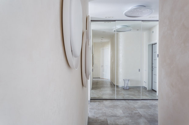 Фото из портфолио Фото прихожей реализованного проекта квартиры, расположенной в ЖК "Адмирал".  – фотографии дизайна интерьеров на INMYROOM