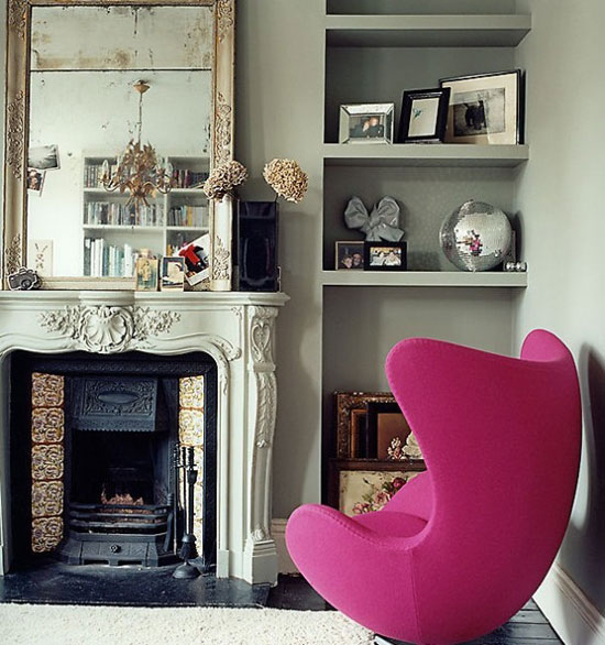 Фотография: Гостиная в стиле Эклектика, Декор интерьера, Декор дома, Камин – фото на INMYROOM Фотография: Гостиная в стиле Эклектика, Декор интерьера, Декор дома, Камин – фото на INMYROOM