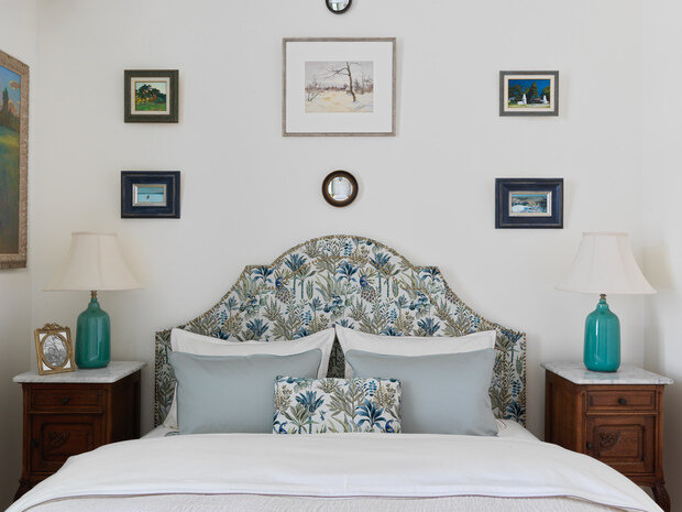 Картины: Александр Бенуа, Вячеслав Конотопов, Федора Акимова.