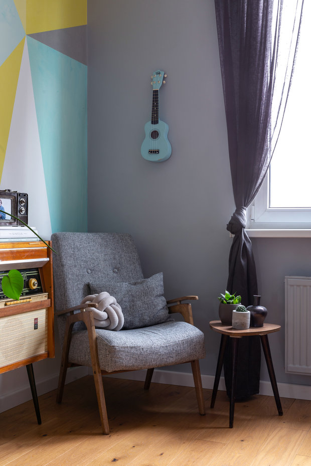 Фотография: Гостиная в стиле Скандинавский, Эклектика, Квартира, Белый, Проект недели, Зеленый, Желтый, Серый, Бирюзовый, Эко, 3 комнаты, 60-90 метров – фото на INMYROOM