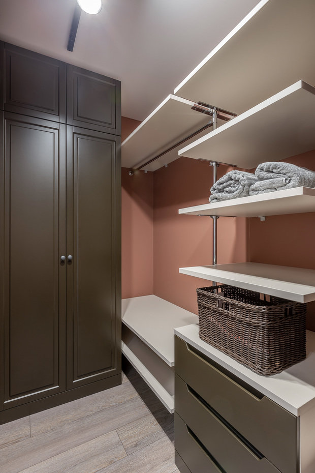 Фотография: Гардеробная в стиле Современный, Минимализм, Квартира, Проект недели, Москва, 3 комнаты, Евгения Лебедева – фото на INMYROOM