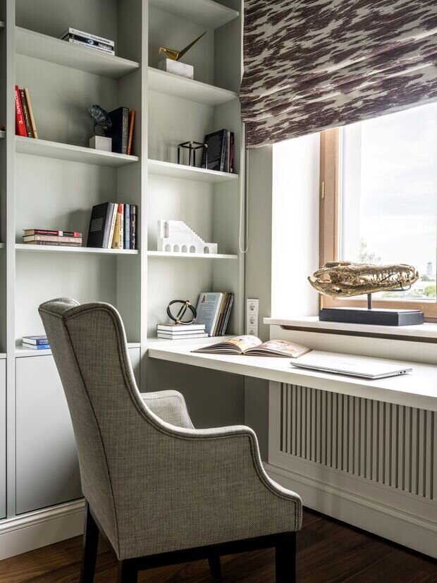 Фотография: Кабинет в стиле Классический, Квартира, Проект дня, Москва, Фрунзенская набережная, Сталинка, 4 и больше, Более 90 метров, Виктория Власова, неоклассика с элементами современного – фото на INMYROOM