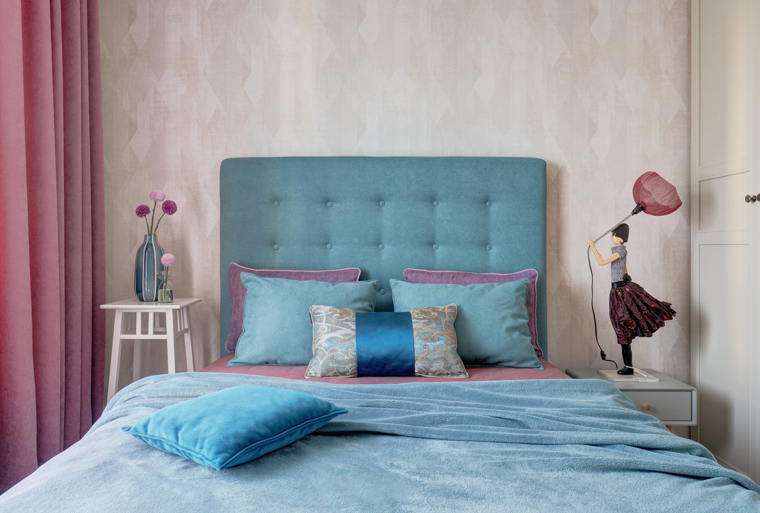 Фотография: Спальня в стиле Современный, Квартира, Проект недели, Москва, 2 комнаты, 40-60 метров, Евгения Козюкова – фото на INMYROOM Фотография: Спальня в стиле Современный, Квартира, Проект недели, Москва, 2 комнаты, 40-60 метров, Евгения Козюкова – фото на INMYROOM