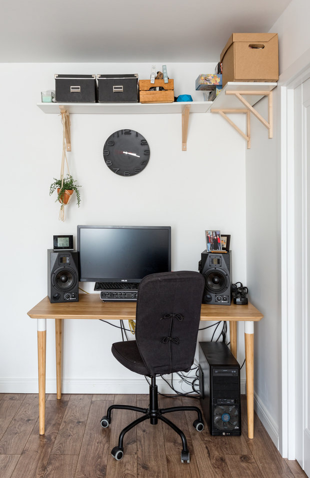 Фотография: Кабинет в стиле Скандинавский, Минимализм, Современный, Квартира, Белый, Проект дня, Зеленый, Желтый, Серый, Герой InMyRoom, Хрущевка, 2 комнаты, 40-60 метров, 1-515/9м, Екатерина Вокина, Ольга Казанцева – фото на INMYROOM