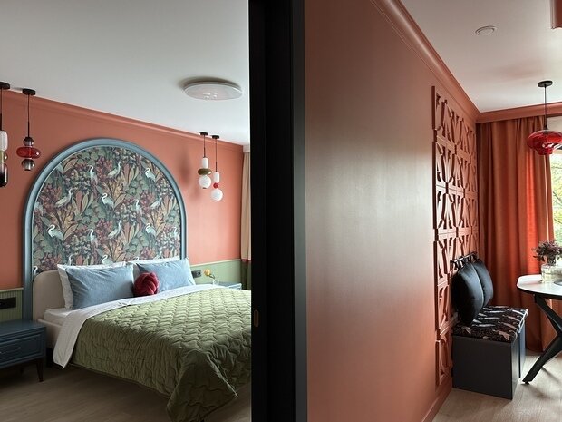 Фотография: Спальня в стиле Эклектика, Квартира, Проект дня, двухкомнатная квартира в хрущевке, ремонт в хрущевке, Калининград, переделка хрущевки, как обустроить двухкомнатную квартиру в хрущевки, ремонт хрущевки, Хрущевка, 2 комнаты, 40-60 метров, интерьер хрущевке, интерьер хрущевки, как обновить хрущевку, дизайн хрущевки, ремонт в хрущёвке, Екатерина Трусова – фото на INMYROOM