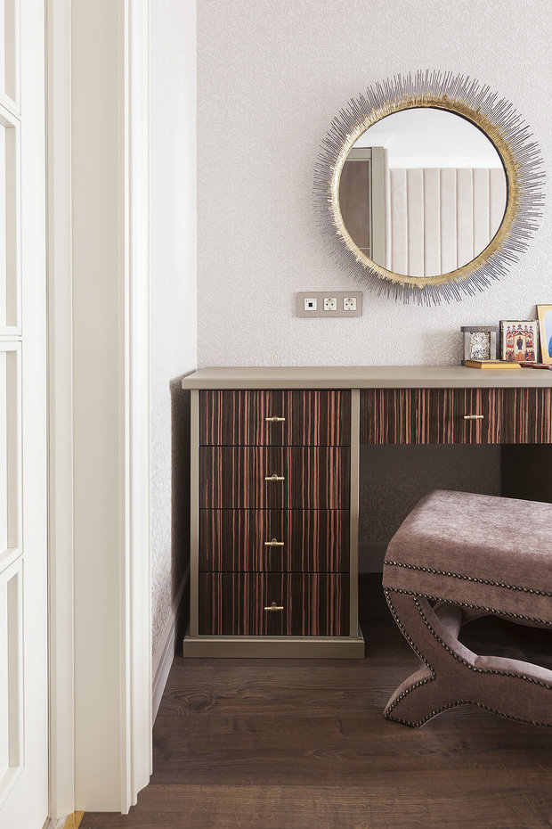 Фотография: Мебель и свет в стиле Классический, Современный, Квартира, Проект недели, Москва, Юрий Гришко, Панельный дом, 4 и больше, Более 90 метров, Елена Поворова, Бюро Home Emotions, Екатерина Реброва – фото на INMYROOM