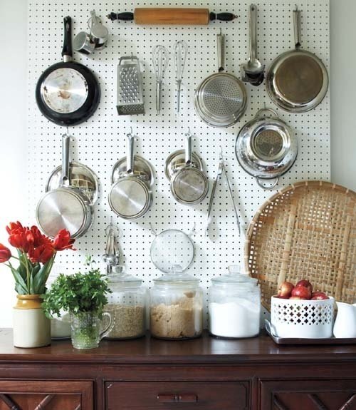 Фотография: Декор в стиле Прованс и Кантри, Кухня и столовая, Декор интерьера, Интерьер комнат, Мебель и свет, Цвет в интерьере, Советы, Цветы, Посуда – фото на INMYROOM