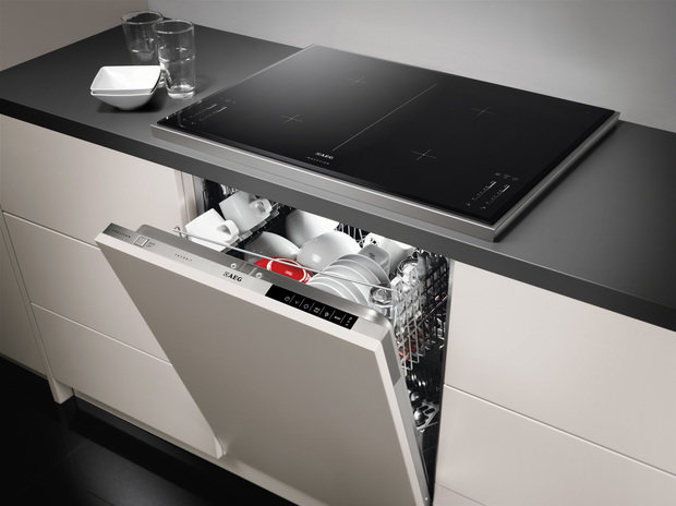 Фотография: Кухня и столовая в стиле Современный, Хай-тек, Интерьер комнат – фото на INMYROOM