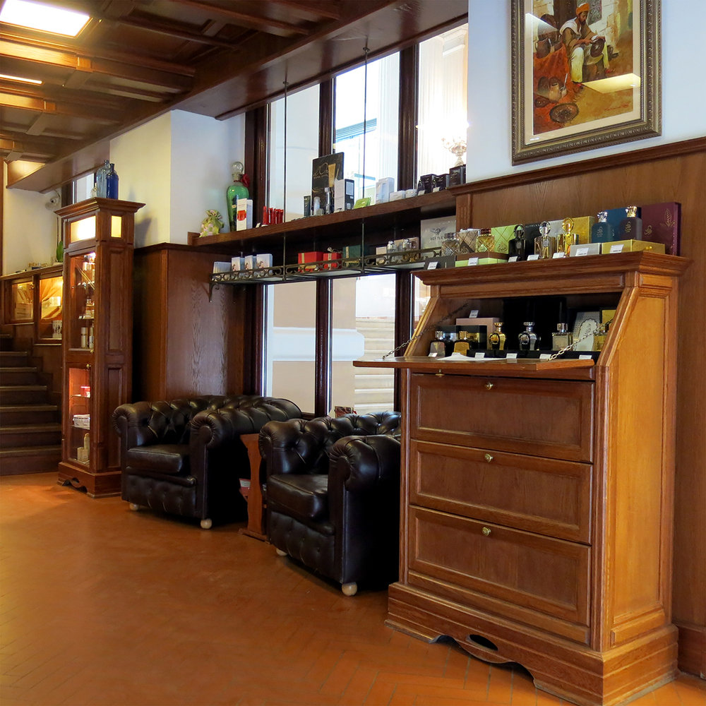 Фото из портфолио Аптека «БОСКО» – фотографии дизайна интерьеров на INMYROOM Фото из портфолио Аптека «БОСКО» – фотографии дизайна интерьеров на INMYROOM