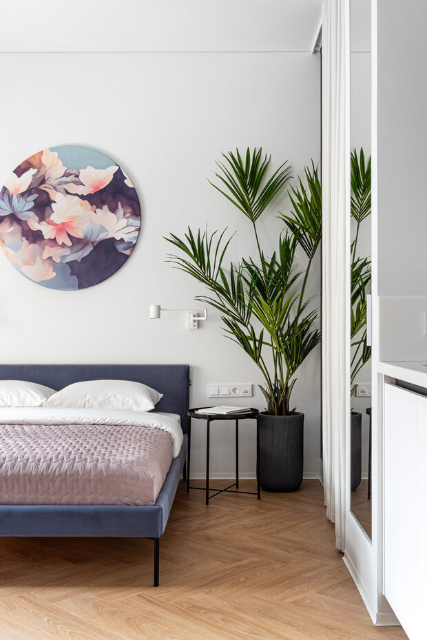 Фотография: Спальня в стиле Современный, Минимализм, Малогабаритная квартира, Квартира, Студия, Проект недели, Москва, Кирпичный дом, до 40 метров, Ingresso Interiors, Валерия Хуснутдинова, Екатерина Астафьева – фото на INMYROOM