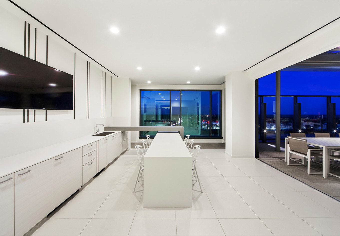 Фотография: Кухня и столовая в стиле Минимализм, Советы, энциклопедия_мебель – фото на INMYROOM Фотография: Кухня и столовая в стиле Минимализм, Советы, энциклопедия_мебель – фото на INMYROOM