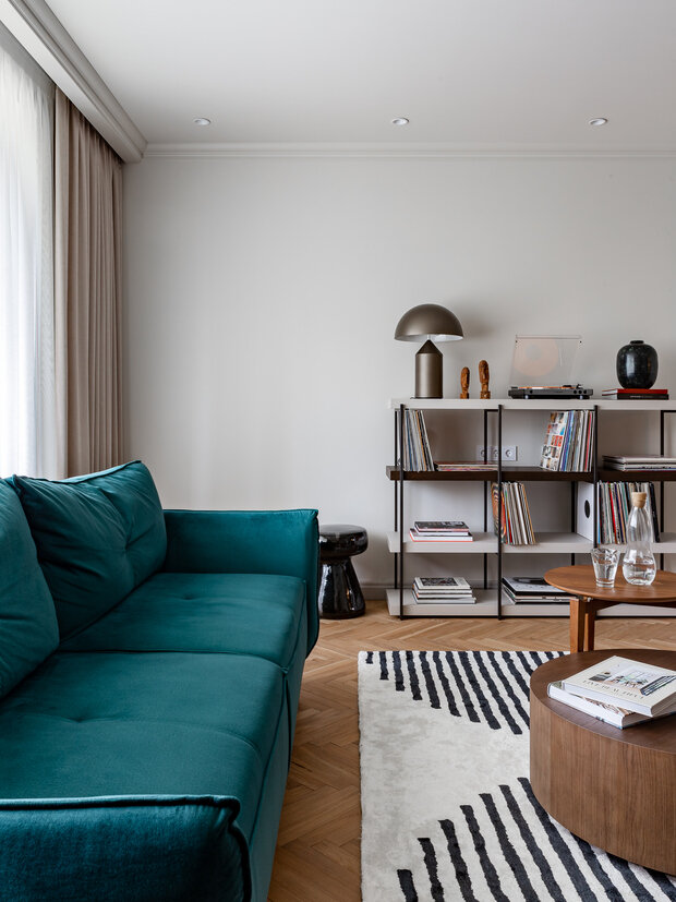 Фотография: Гостиная в стиле Современный, Квартира, Проект дня, Минск, Кирпичный дом, 3 комнаты, современная классика с элементами арт-деко, Алеся Вусевич – фото на INMYROOM