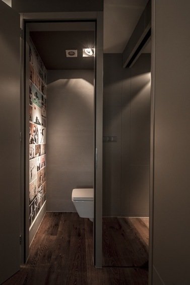 Фотография: Ванная в стиле Современный, Малогабаритная квартира, Квартира, Цвет в интерьере, Дома и квартиры, Серый, Умный дом, Будапешт – фото на INMYROOM