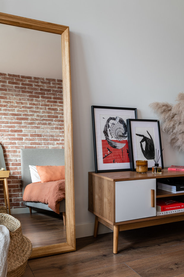 Фотография: Спальня в стиле Скандинавский, Минимализм, Современный, Квартира, Проект дня, Москва, 2 комнаты, 40-60 метров, Huge Studio – фото на INMYROOM