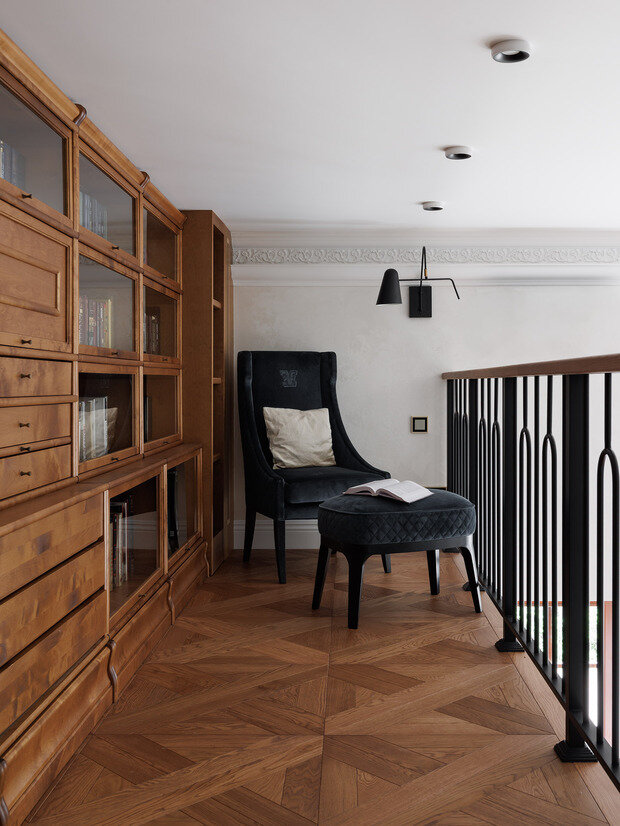 Фотография: Кабинет в стиле Классический, Современный, Эклектика, Квартира, Проект дня, Санкт-Петербург, Кирпичный дом, 4 и больше, Более 90 метров, Эксклюзивные проекты, современный с элементами классики и роскоши, Елена Куртина, Жанна Тульнова – фото на INMYROOM