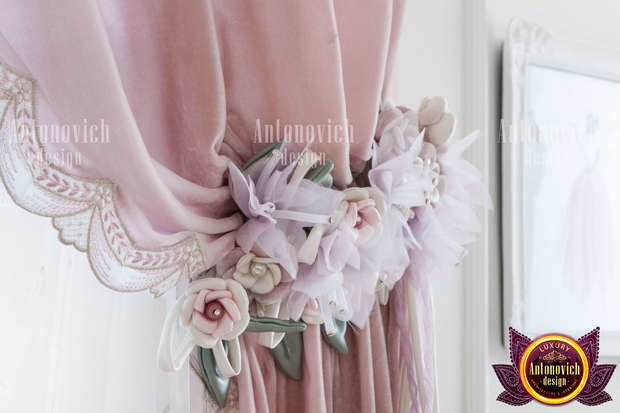 Фото из портфолио Custom Luxury Curtains Design – фотографии дизайна интерьеров на INMYROOM