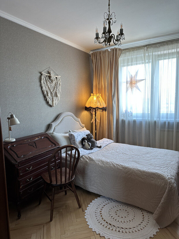 Фотография: Детская в стиле Винтажный, Интерьер комнат, Интерьерный стиль, Дизайн интерьера, Переделка, как оформить интерьер двушки, интерьер двушки, как обустроить двушку для молодой семьи, дизайн двухкомнатной квартиры в панельном доме, до и после, панелька, переделка типовой квартиры, переделка панельки, интерьер панельки – фото на INMYROOM