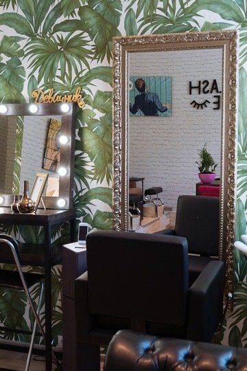 Фото из портфолио Flash Me Beauty Bar – фотографии дизайна интерьеров на INMYROOM