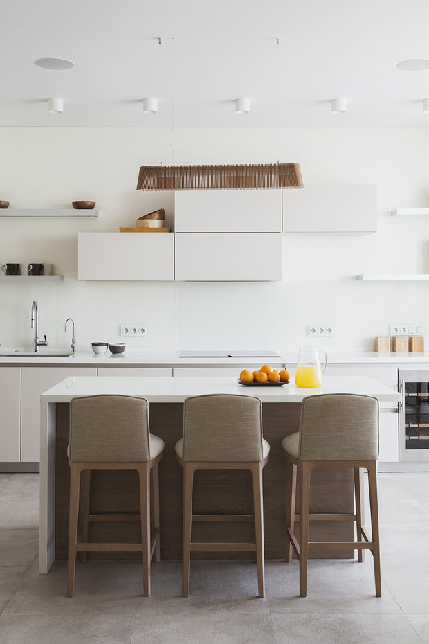 Фотография: Кухня и столовая в стиле Восточный, Минимализм, Квартира, Проект недели, Москва, Эко, новостройка, Ариана Ахмад, Татьяна Карякина, Монолитный дом, 4 и больше, Более 90 метров – фото на INMYROOM