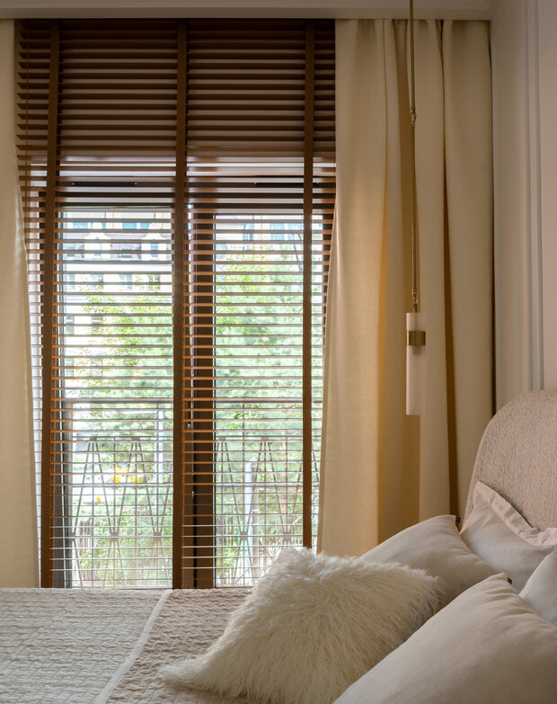 Фотография: Спальня в стиле Современный, Квартира, Проект дня, Москва, 2 комнаты, 40-60 метров, современный с элементами классики и роскоши – фото на INMYROOM