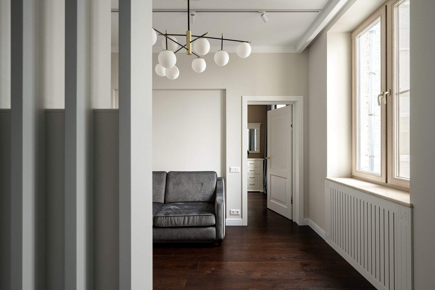 Фотография: Гостиная в стиле Классический, Современный, Минимализм, Квартира, Проект недели, Москва, Сталинка, 3 комнаты, 40-60 метров, UN Buro, Анастасия Потапова – фото на INMYROOM