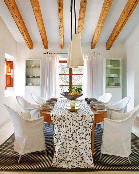 Фотография: Кухня и столовая в стиле Прованс и Кантри, Дом, Дома и квартиры, Балки, Майорка – фото на INMYROOM