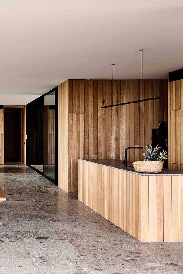 Фотография: Кухня и столовая в стиле Минимализм, Дом, Бежевый, Серый, Эко – фото на INMYROOM