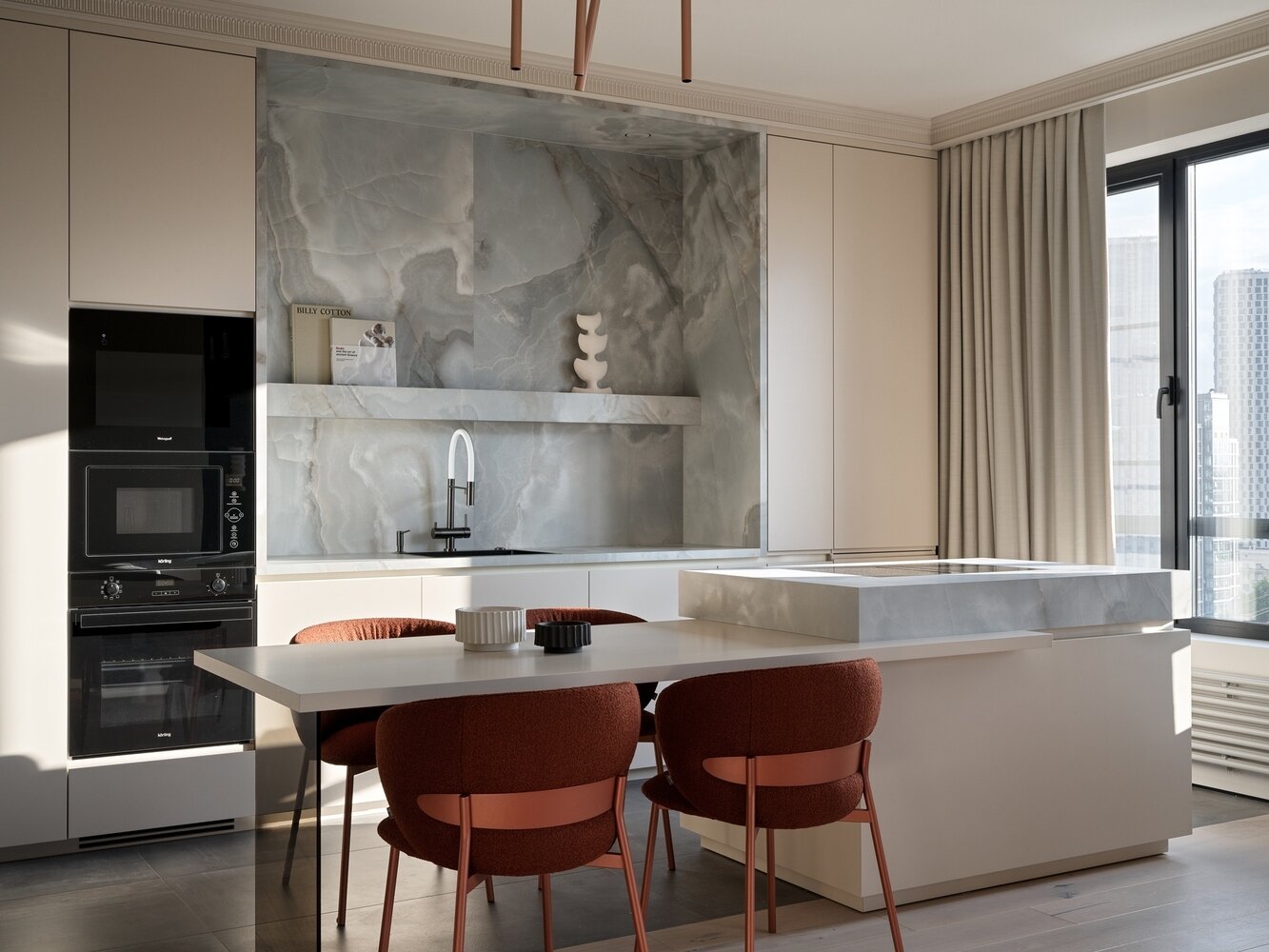 Фотография: Кухня и столовая в стиле Современный, Квартира, Проект дня, Москва, Монолитный дом, 3 комнаты, 60-90 метров, JTRoom, Юлия Тазулах – фото на INMYROOM Фотография: Кухня и столовая в стиле Современный, Квартира, Проект дня, Москва, Монолитный дом, 3 комнаты, 60-90 метров, JTRoom, Юлия Тазулах – фото на INMYROOM