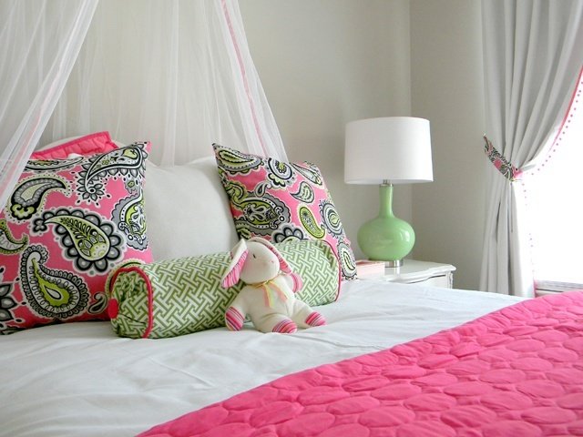 Фотография: Спальня в стиле Прованс и Кантри, Современный, Декор интерьера, Декор дома, Ковер – фото на INMYROOM Фотография: Спальня в стиле Прованс и Кантри, Современный, Декор интерьера, Декор дома, Ковер – фото на INMYROOM