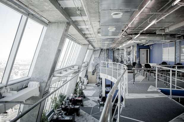 Фото из портфолио Создание офиса издательства в Москва-Сити – фотографии дизайна интерьеров на INMYROOM