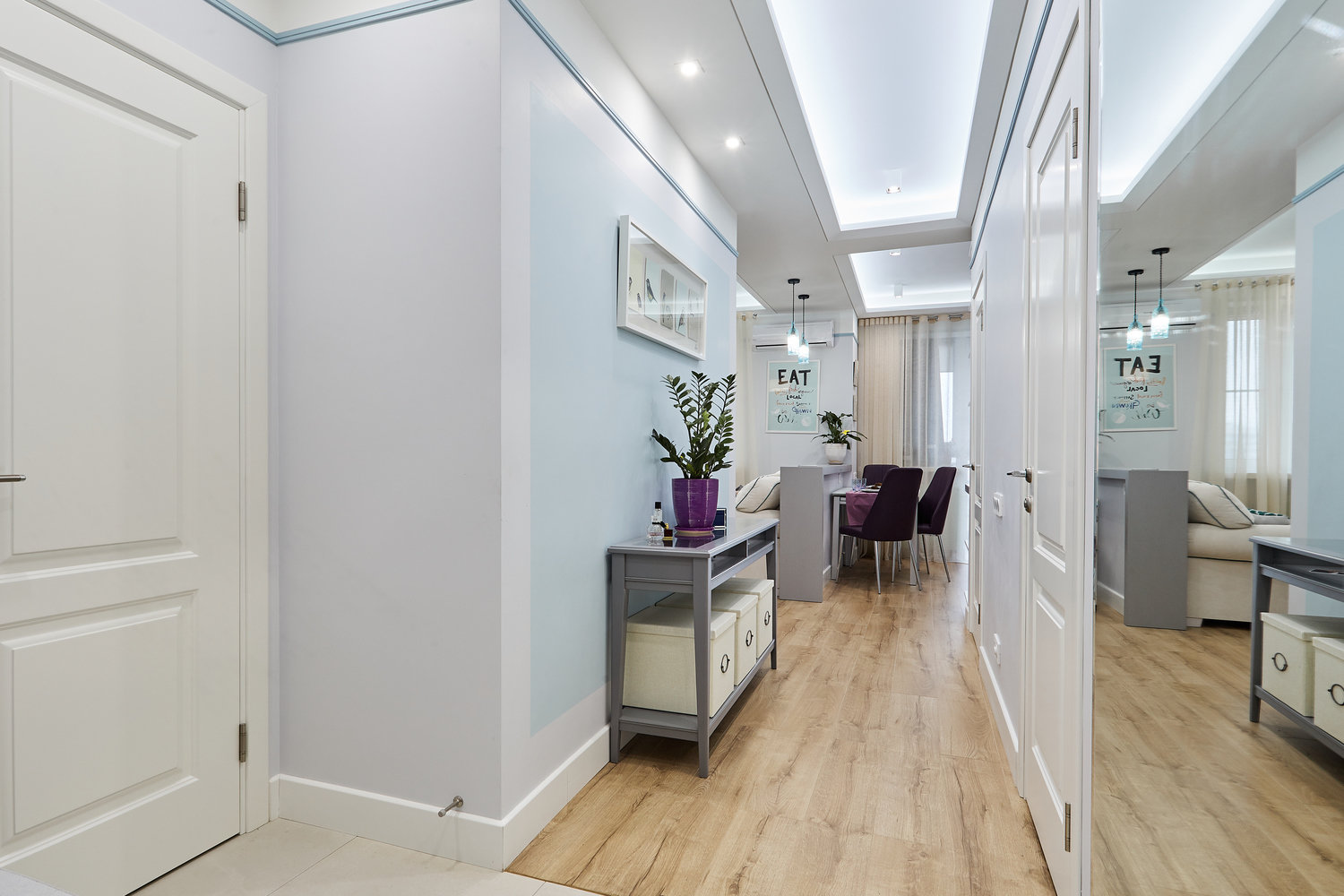 Фотография: Прихожая в стиле Современный, Квартира, Проект недели, Москва, Монолитный дом, 1 комната, 40-60 метров, Алла Апалкова – фото на INMYROOM Фотография: Прихожая в стиле Современный, Квартира, Проект недели, Москва, Монолитный дом, 1 комната, 40-60 метров, Алла Апалкова – фото на INMYROOM