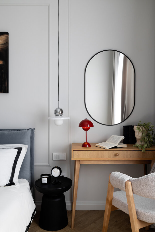 Фотография: Спальня в стиле Современный, Эклектика, Квартира, Проект дня, Сталинка, 2 комнаты, 40-60 метров, минимализм с элементами современного дизайна, Светлана Лепихова – фото на INMYROOM