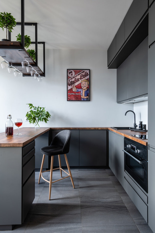 Фотография: Кухня и столовая в стиле Скандинавский, Минимализм, Современный, Квартира, Проект дня, Москва, 2 комнаты, 40-60 метров, Huge Studio – фото на INMYROOM