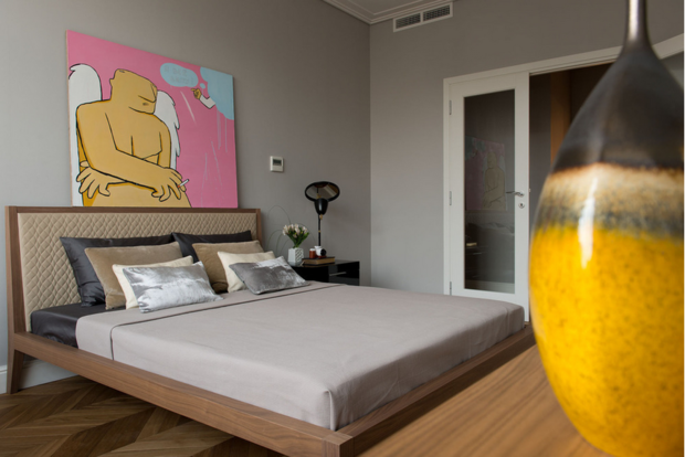 Фотография: Спальня в стиле Современный, Цвет в интерьере, Советы, Белый, Красный, Бежевый, Серый, Ирина Крашенинникова – фото на INMYROOM