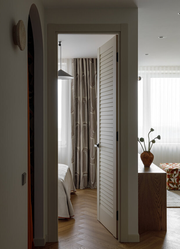 Фотография: Спальня в стиле Современный, Малогабаритная квартира, Квартира, Проект дня, 1 комната, до 40 метров, Лина Князева, современный с элементами скандинавского – фото на INMYROOM