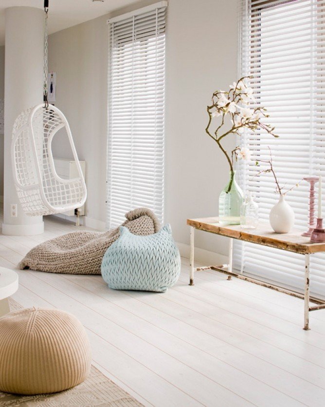 Фотография: Гостиная в стиле Лофт, Декор интерьера, Дизайн интерьера, Цвет в интерьере, Белый – фото на INMYROOM